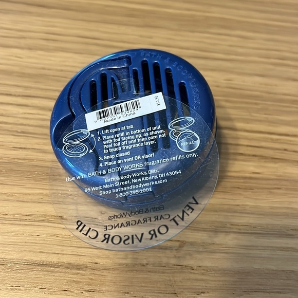 Bath & Body Works Snowman Car Fragrance Vent Or Visor Clip. - Picture 3 of 3